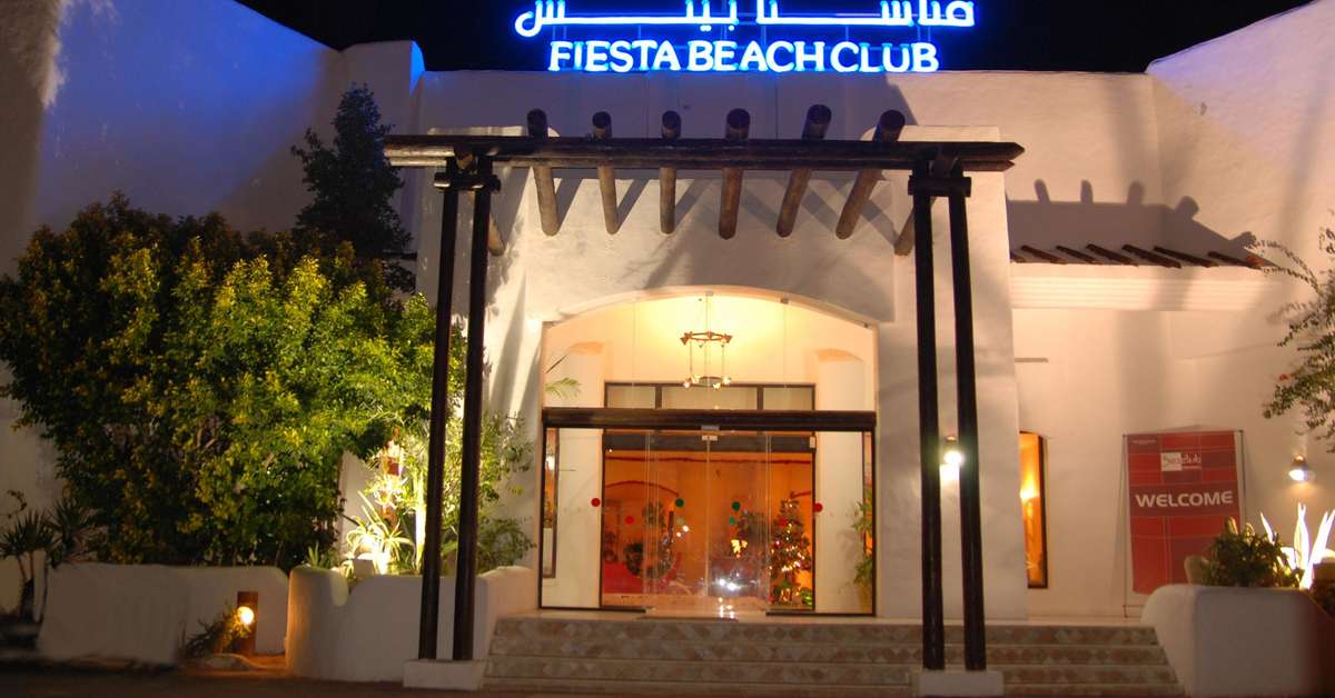Een foto van de buitenkant van Hotel Fiesta Beach