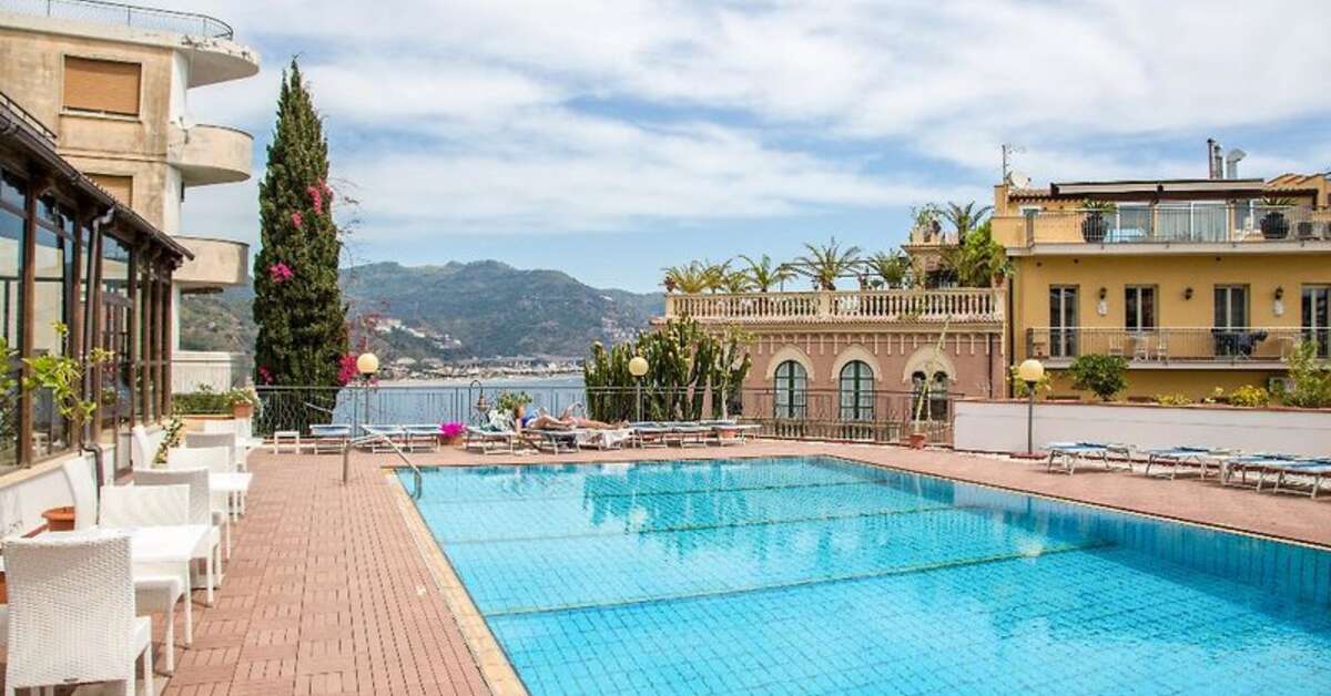 Een foto van het zwembad bij Hotel Villa Esperia
