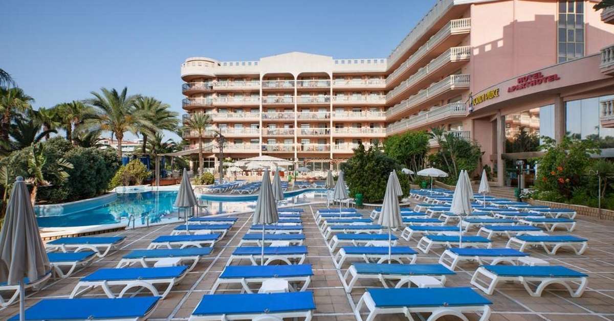 Een foto van het zwembad bij Ponient Dorada Palace by PortAventura World