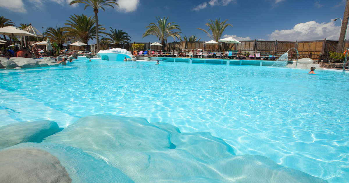 Een foto van het zwembad bij Abora Continental by Lopesan Hotels