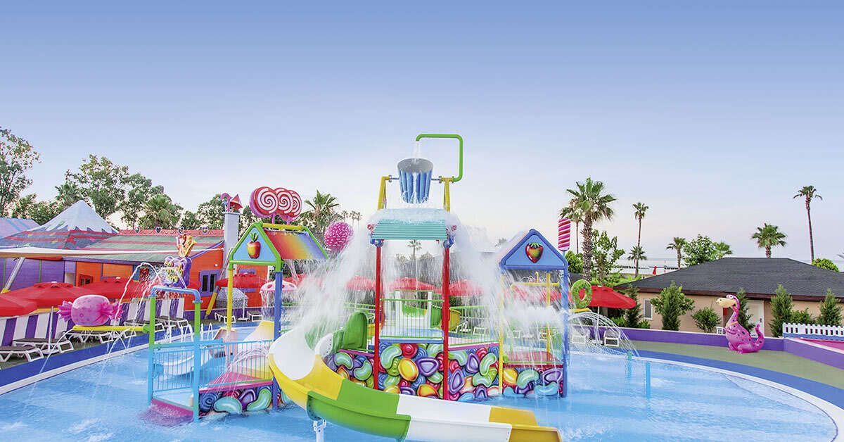 Een foto van het zwembad bij IC Hotels Santai Family Resort