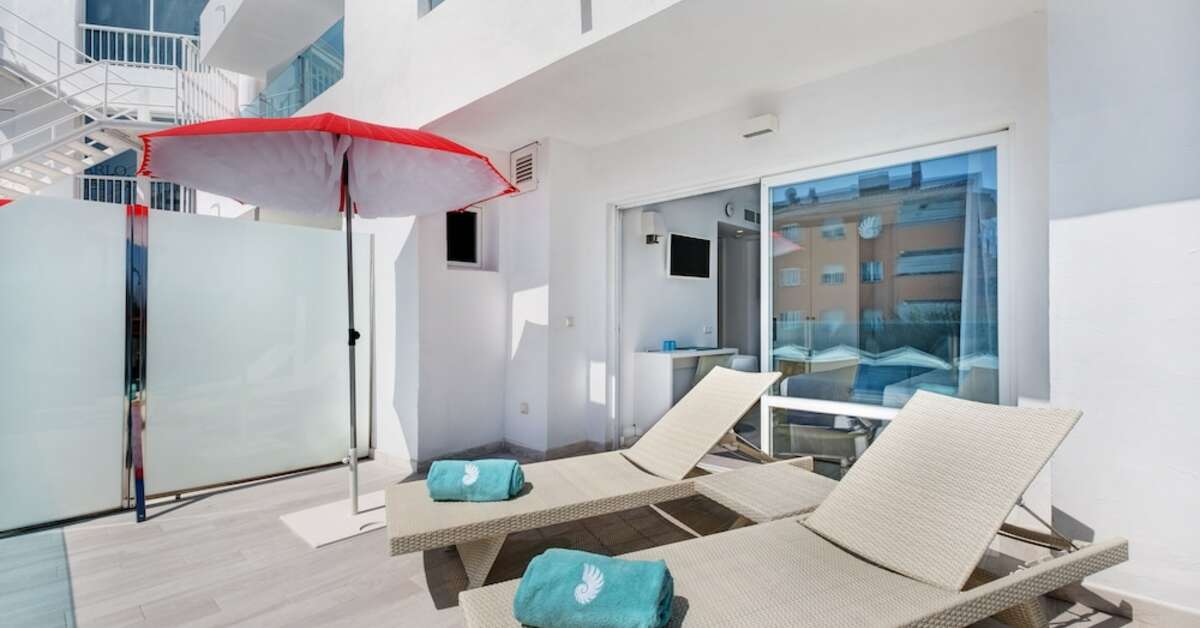 Een foto van het terras bij Plaza Santa Ponsa Boutique Hotel