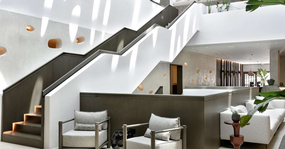 Een foto van het interieur van Aeonic Suites & Spa
