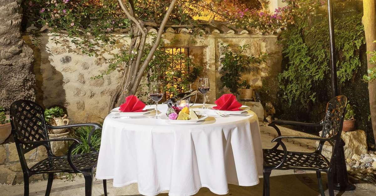 Ein Foto von der Terrasse im Dogan Hotel by Prana Hotels & Resorts
