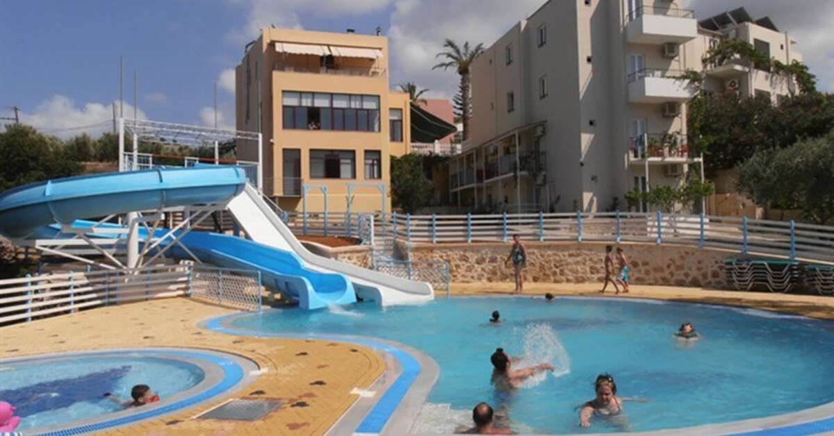 Een foto van het zwembad bij Bellos Appartementen