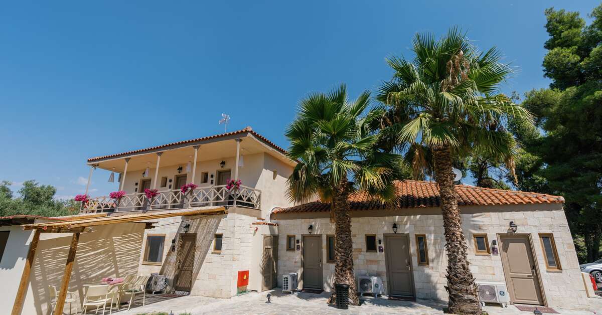 Een foto van de buitenkant van Pefkon Boutique Hotel