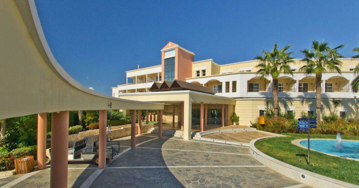 Een foto van de buitenkant van Neptune Luxury Resort