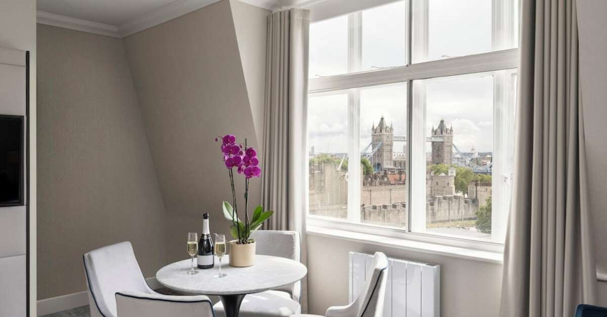 Ein Foto Tower Residences by Blue Orchid