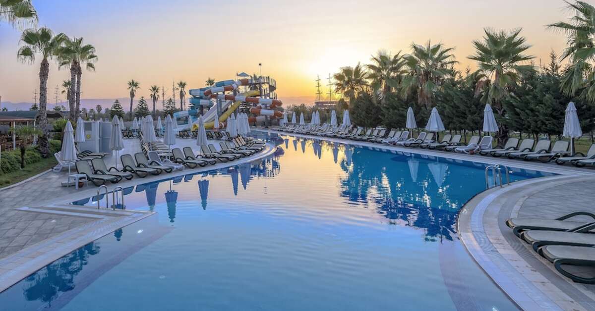 Een foto van het zwembad bij Port River Hotel & Spa