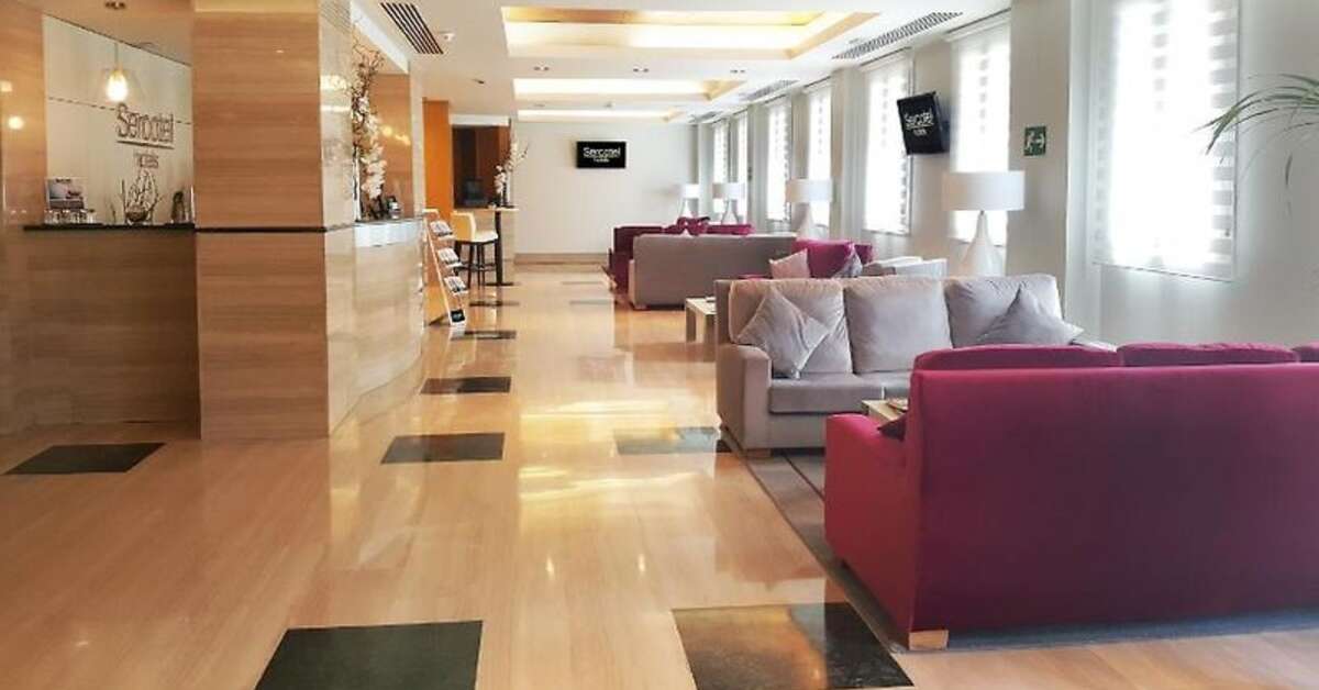 Een foto van het interieur van Sercotel Alcala 611