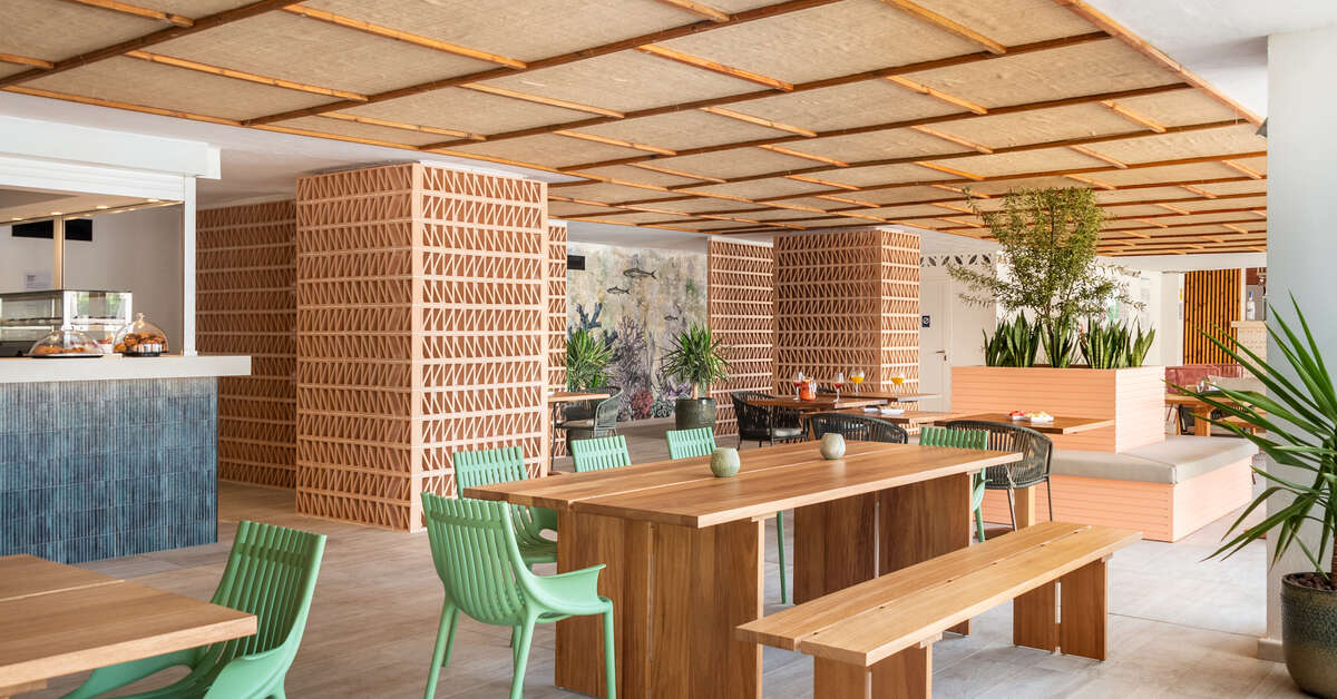 Een foto van het terras bij Vibra Algarb Hotel