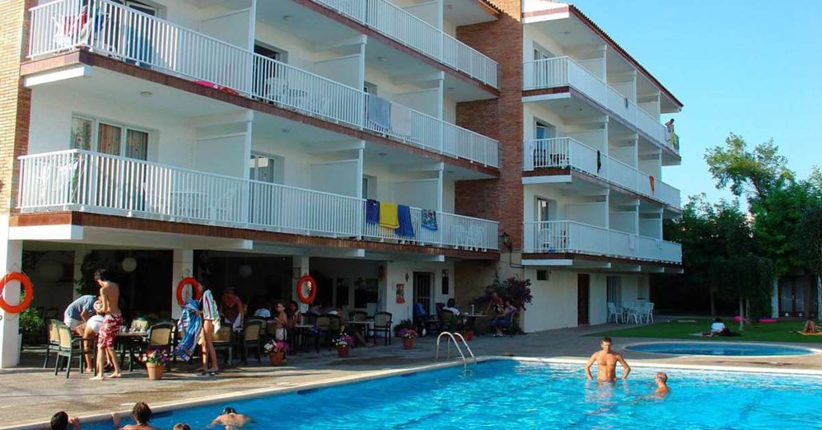 Een foto van het zwembad bij Sunway Amapola Appartementen