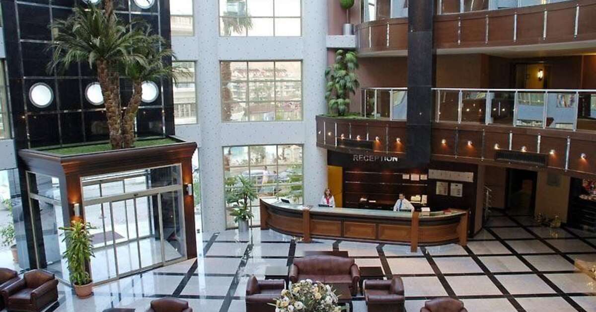 Een foto van het interieur van Grand Pasa Hotel