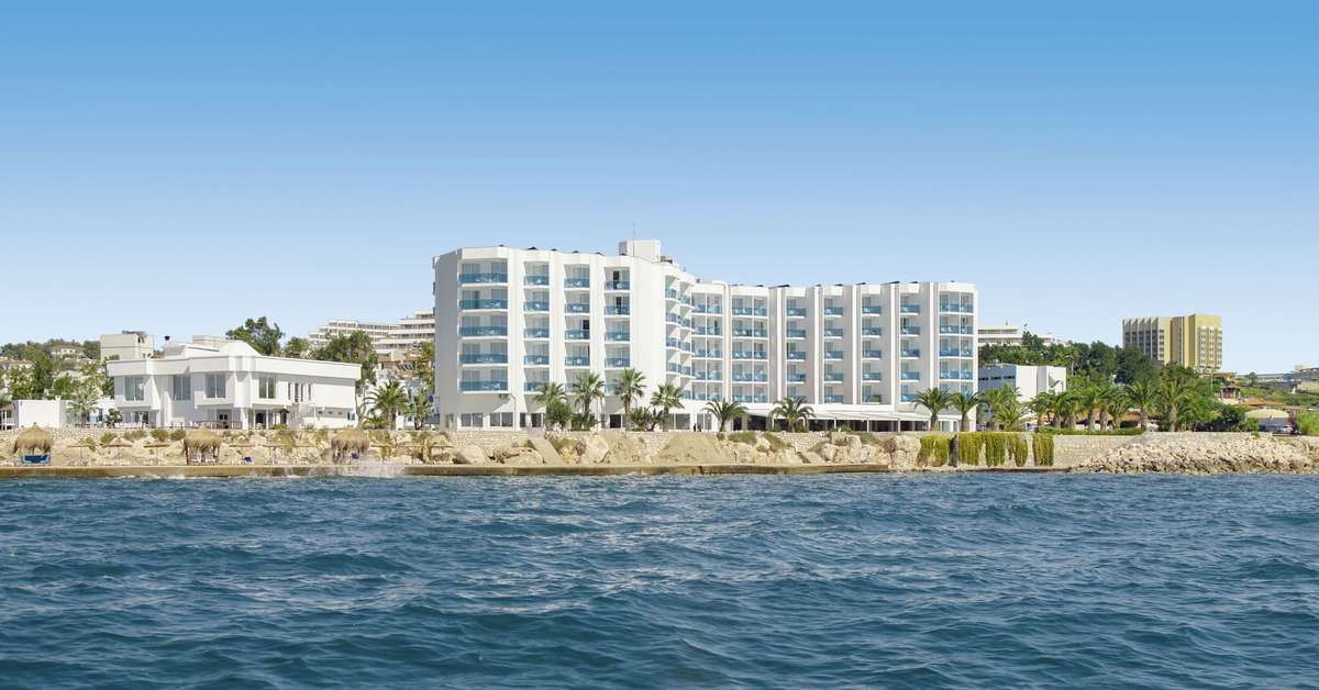 Een foto van de buitenkant van Le Bleu Hotel & Resort