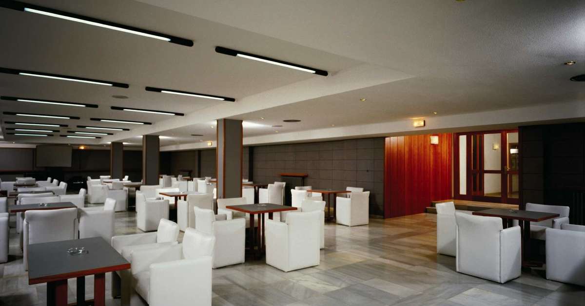 Een foto van het interieur van Hotel Garbi Park