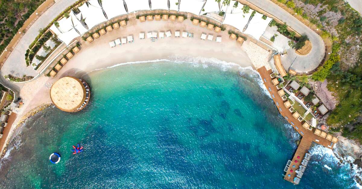 Een foto van het strand bij Le Meridien Bodrum Beach Resort