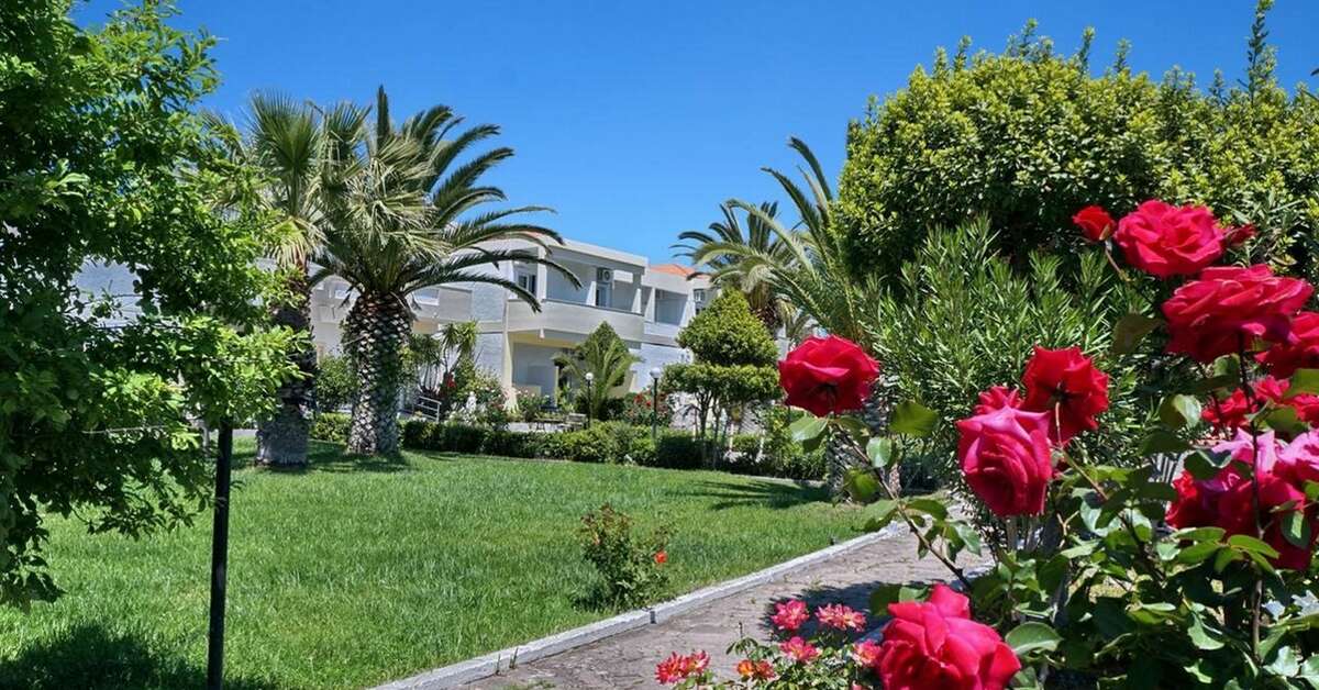 Ein Foto von der Außenansicht des Hotel Kalloni Bay