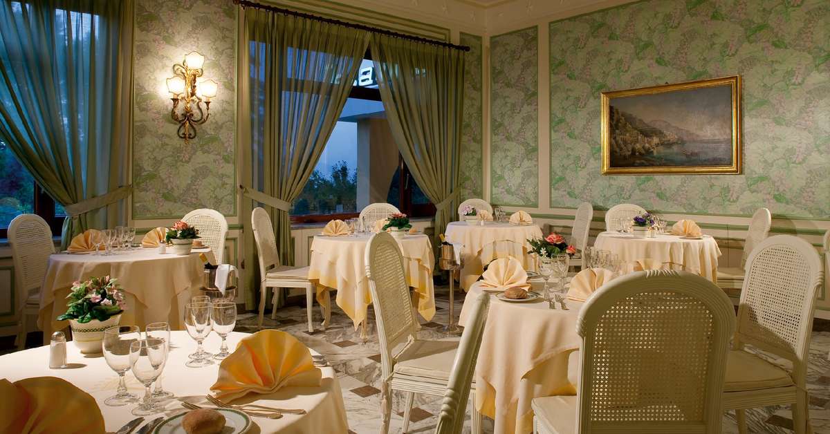 Ein Foto Grand Hotel De La Ville