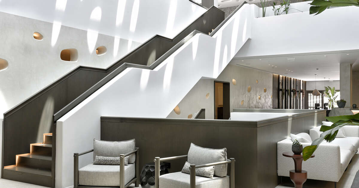 Een foto van het interieur van Aeonic Suites & Spa