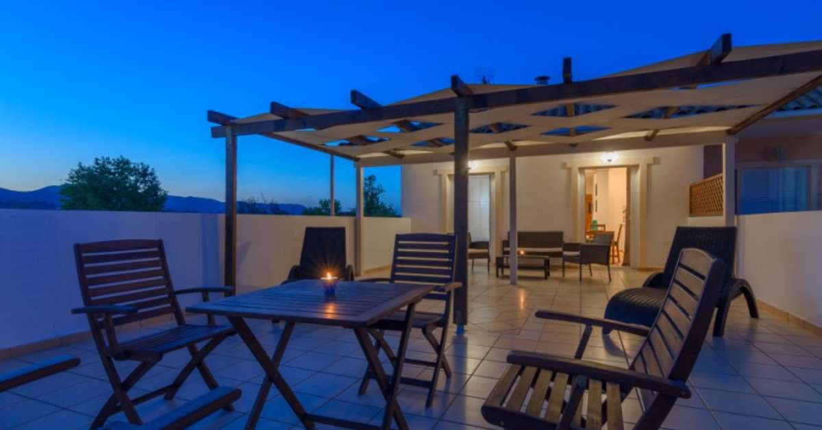 Een foto van het terras bij Nemesis Studios