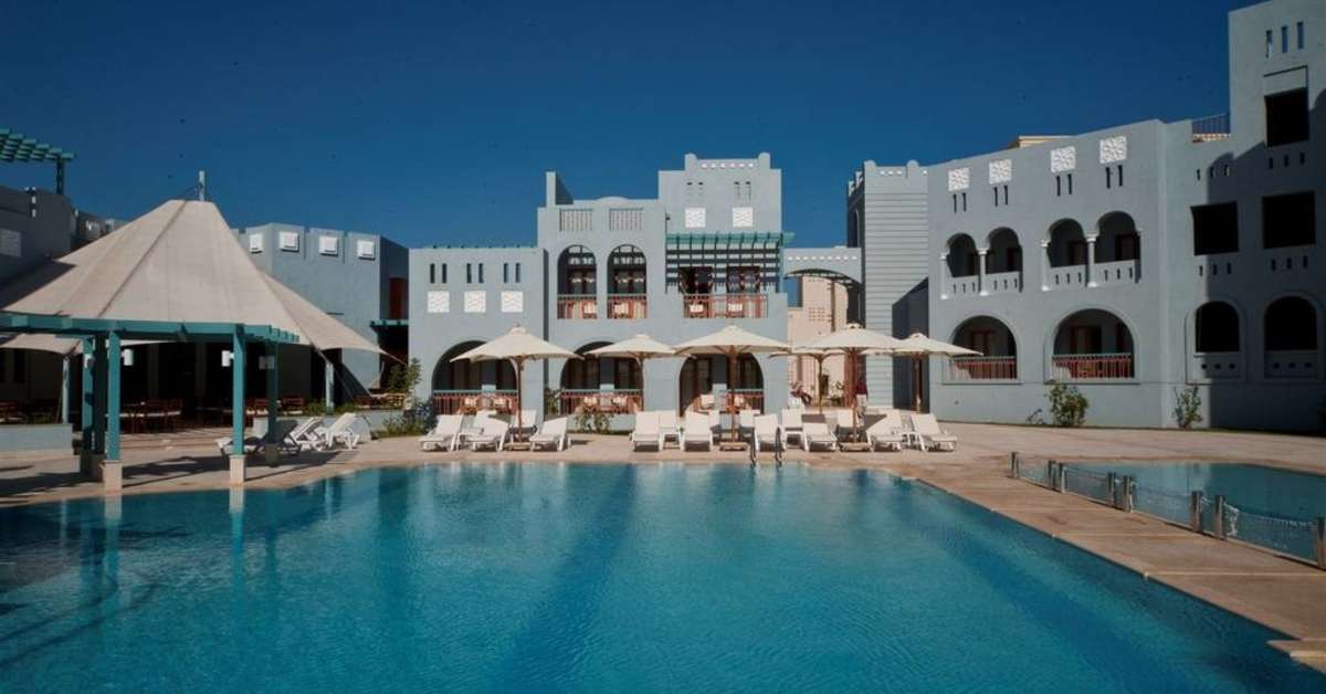 Een foto van het zwembad bij Fanadir Hotel El Gouna