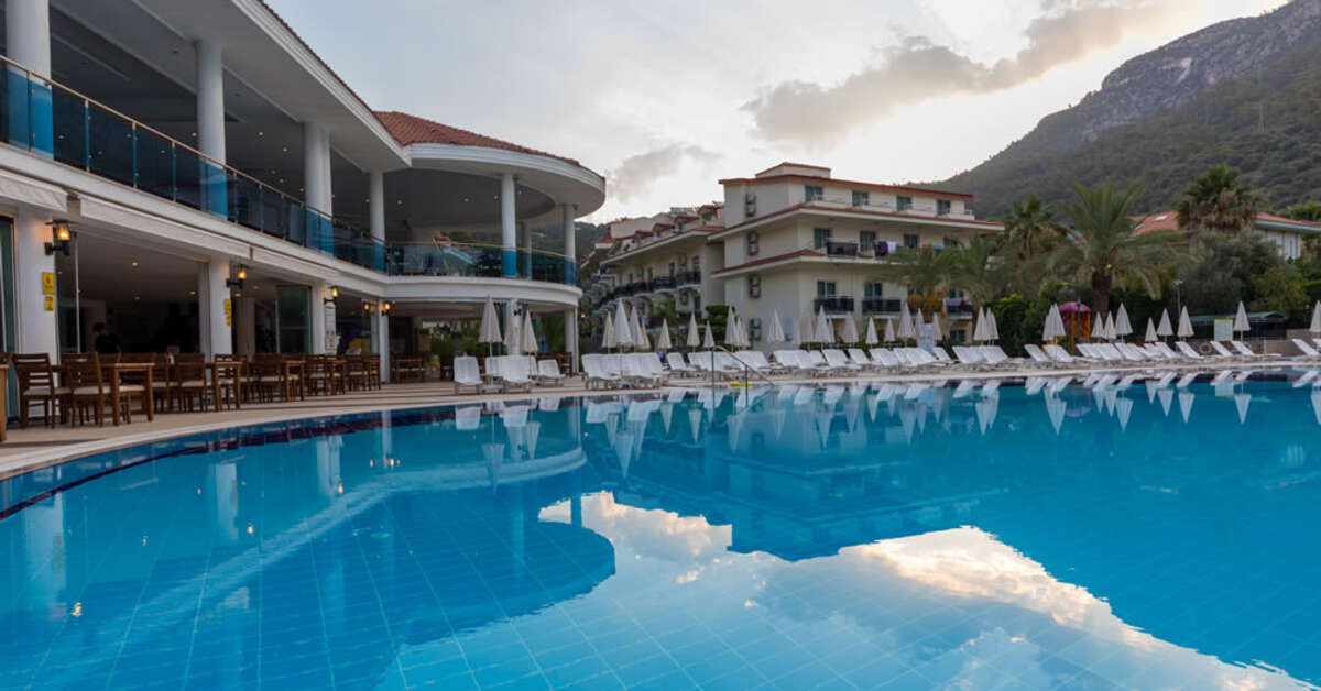 Een foto van het zwembad bij Montebello Resort