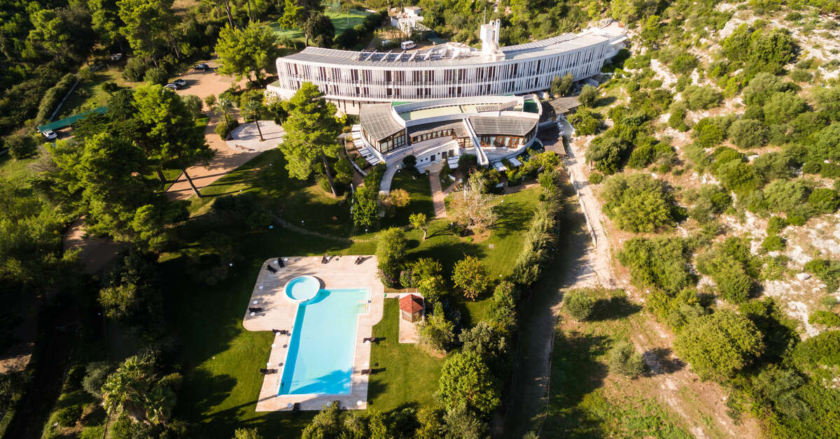 Een foto van het zwembad bij Valtur Baia del Gusmay Beach Resort