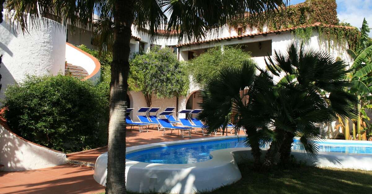 Een foto van het zwembad bij Hotel Villa Mediterranea