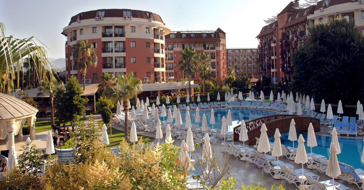Een foto van het zwembad bij Palmeras Beach Hotel
