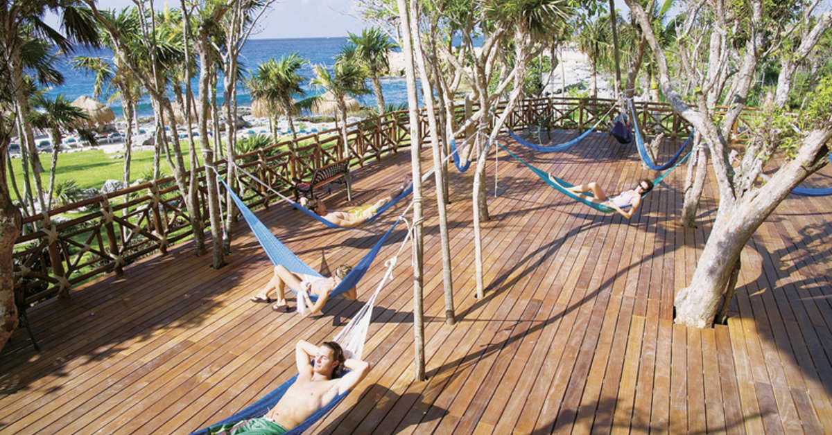 Een foto van het terras bij Occidental at Xcaret Destination