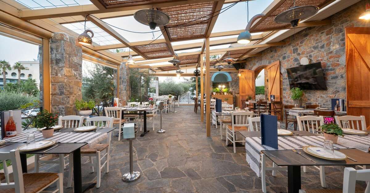 Een foto van het terras bij Royal & Imperial Belvedere Resort
