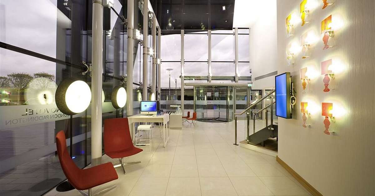Een foto van het interieur van Novotel London Paddington