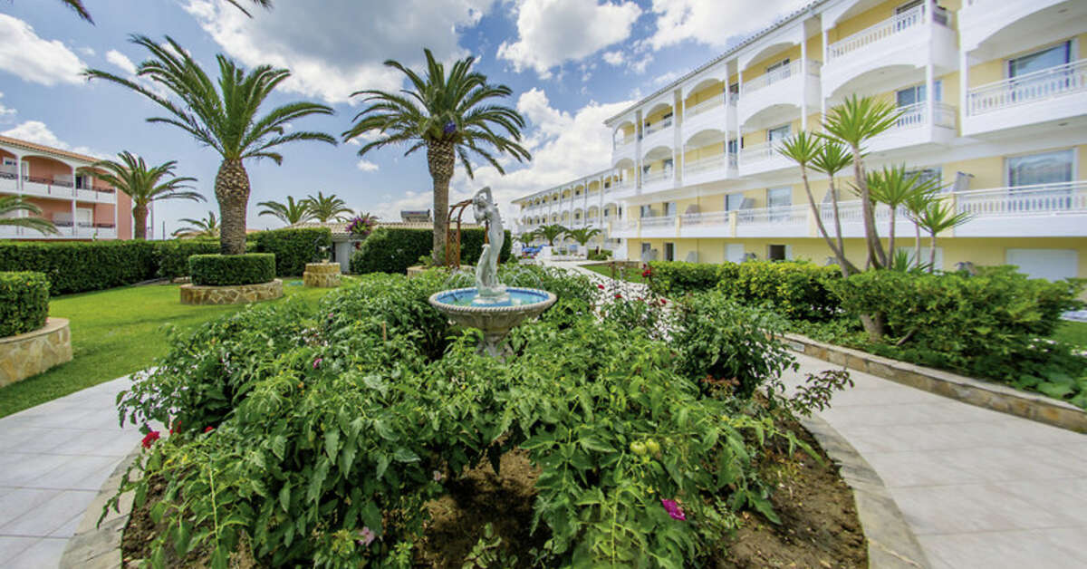 Ein Foto von der Außenansicht des Poseidon Beach Hotel