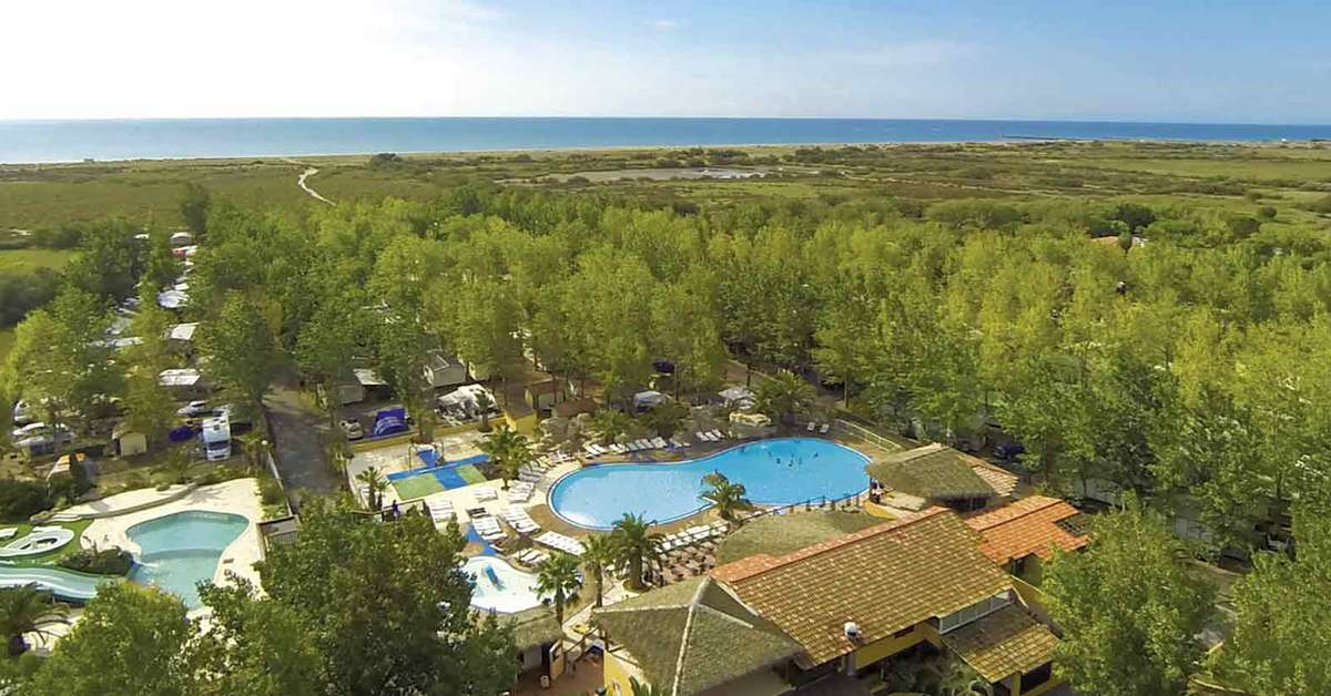 Een foto van het zwembad bij Camping Blue Bayou