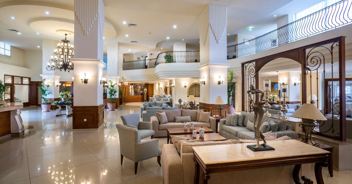 Een foto van het interieur van Aquamare Beach Hotel & Spa