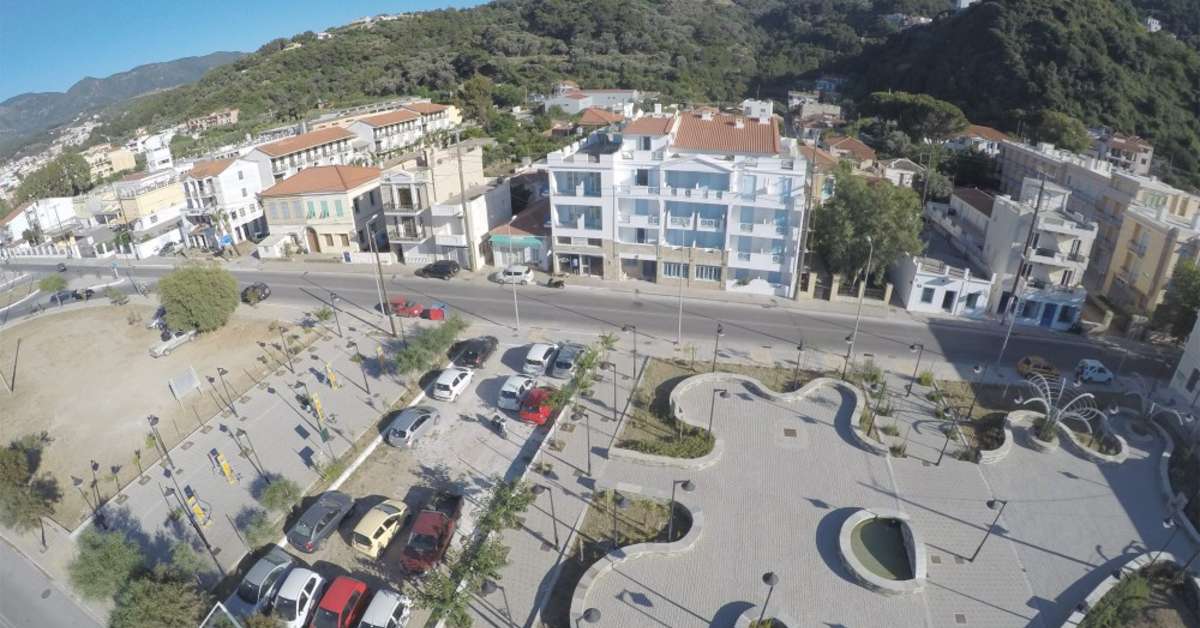 Een foto van een overzicht van Erato Seaside Hotel