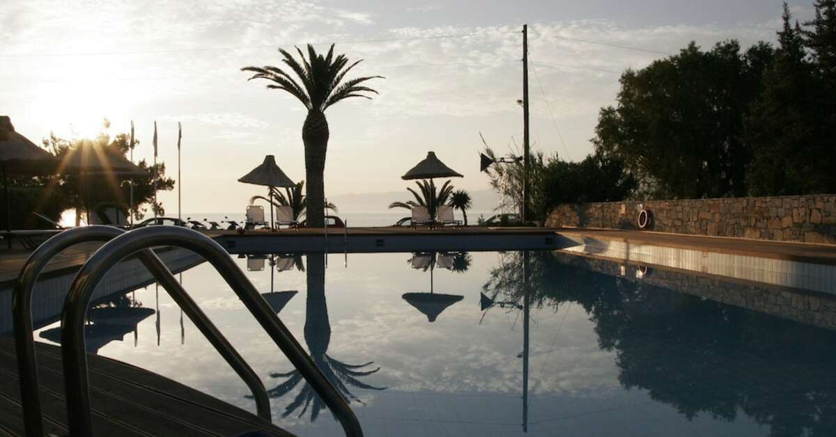Een foto van het zwembad bij Hersonissos Maris
