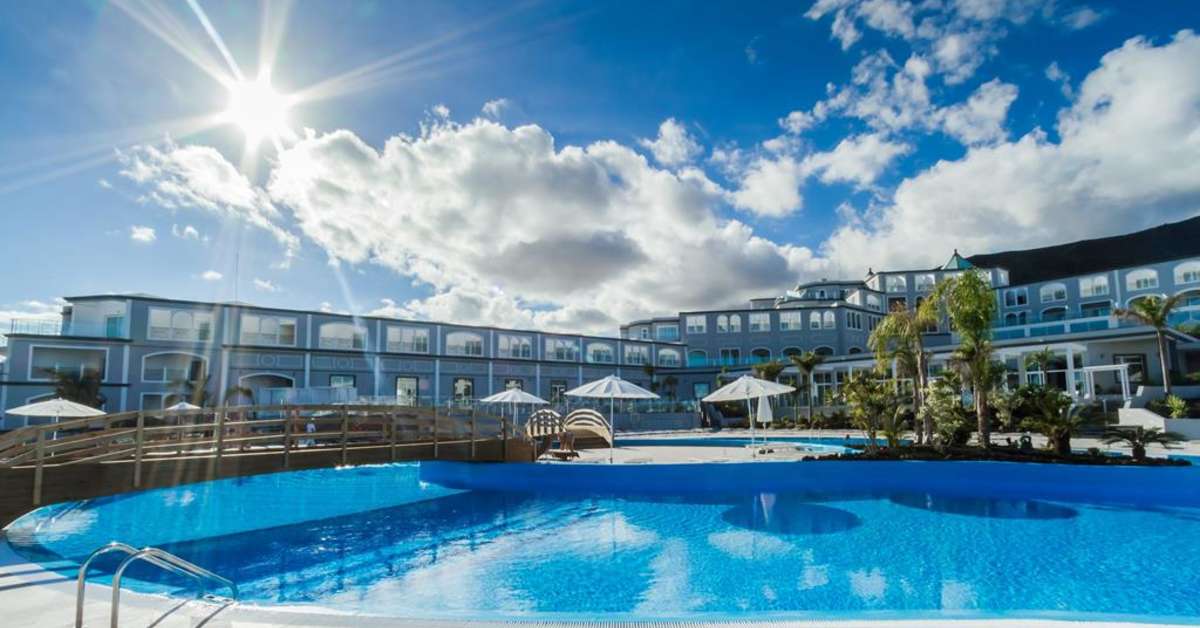 Een foto van het zwembad bij Royal Palm Resort & Spa