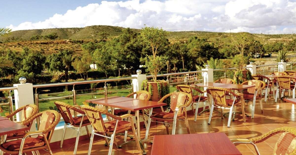 Een foto van het terras bij Tildi Hotel & Spa