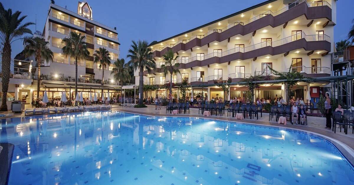 Een foto van het zwembad bij Galeri Resort Hotel