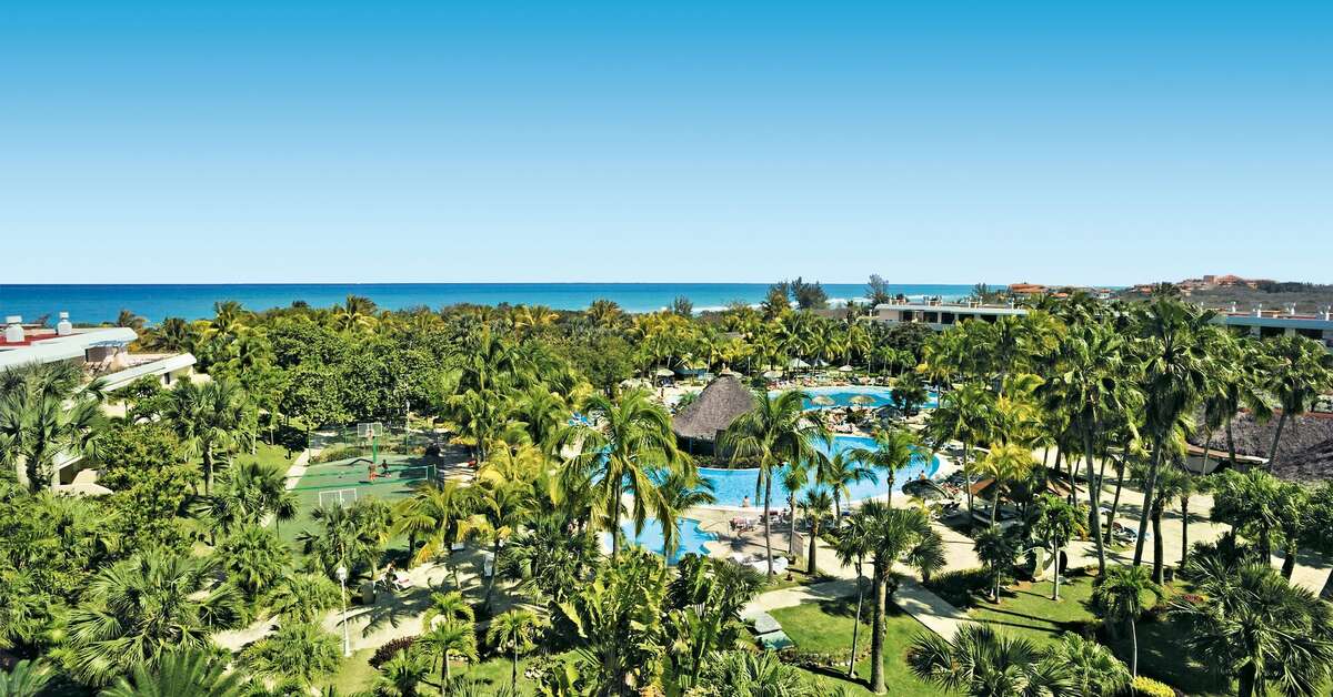 Ein Foto vom Pool im Hotel Sol Palmeras