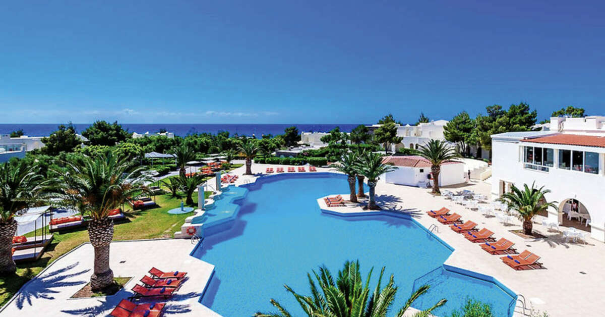 Een foto van het zwembad bij Giannoulis Almyra Hotel & Village