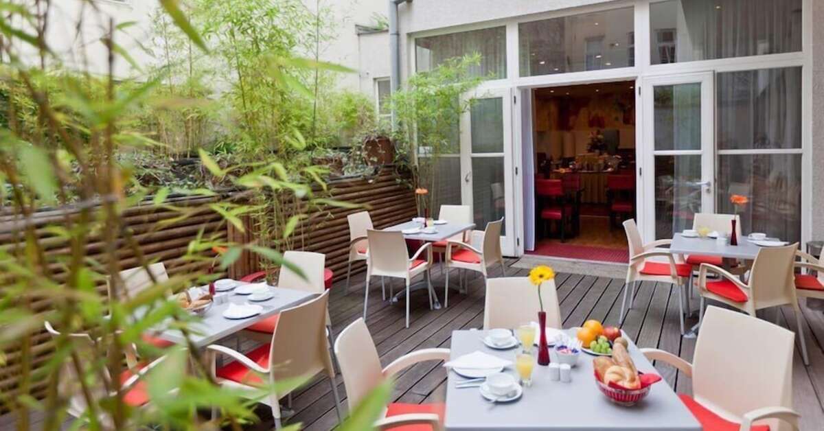 Een foto van het terras bij Hotel Boltzmann