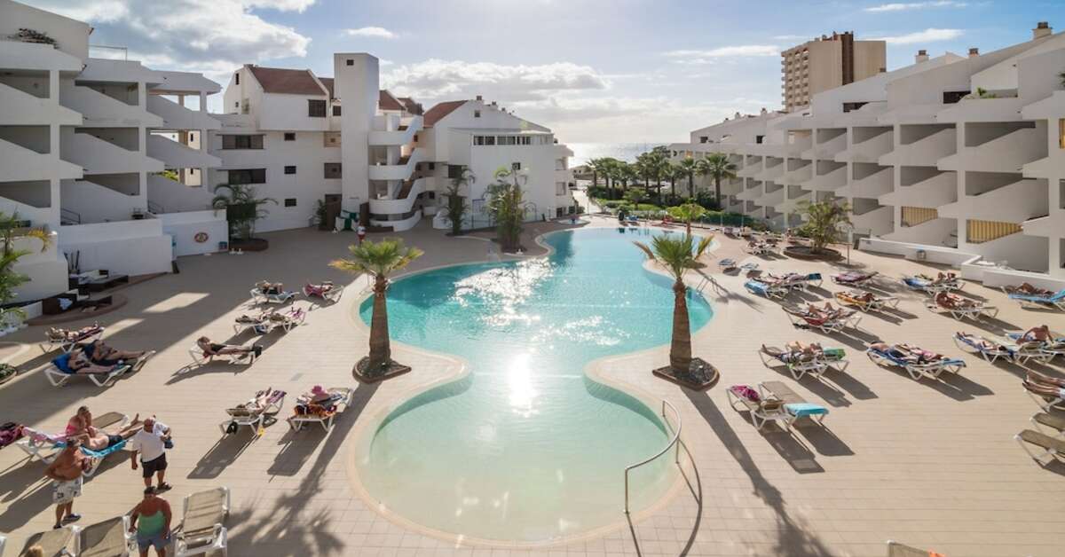 Een foto van het zwembad bij Paloma Beach Appartementen