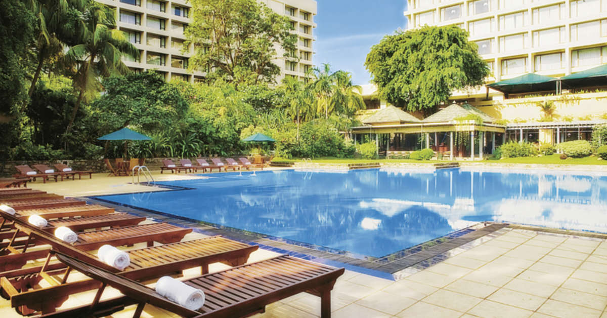 Een foto van het zwembad bij Cinnamon Grand Colombo