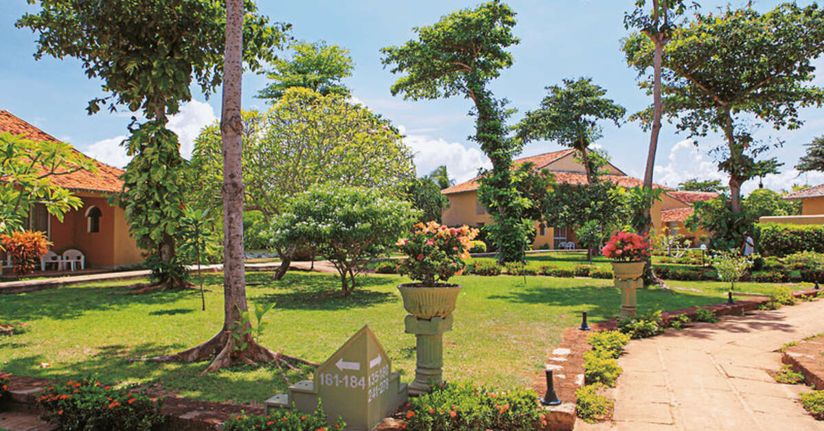 Een foto van de buitenkant van Club Palm Bay Hotel