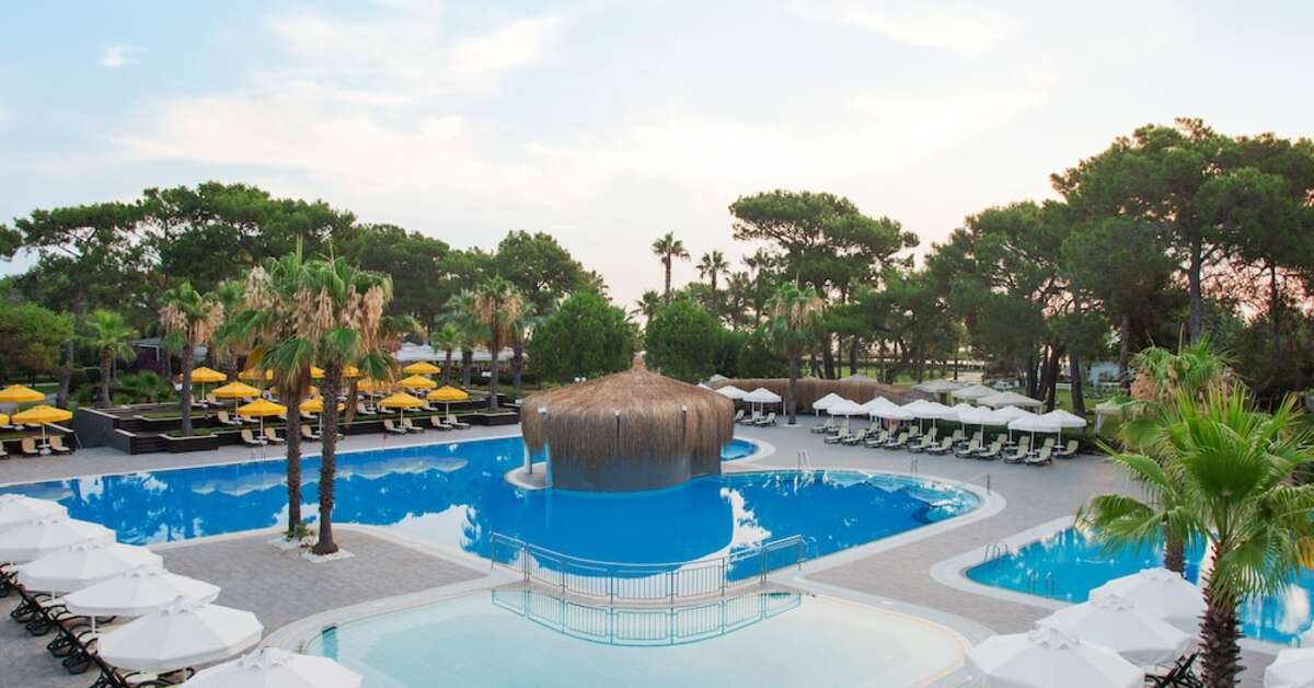 Een foto van het zwembad bij Paloma Foresta Resort & Spa