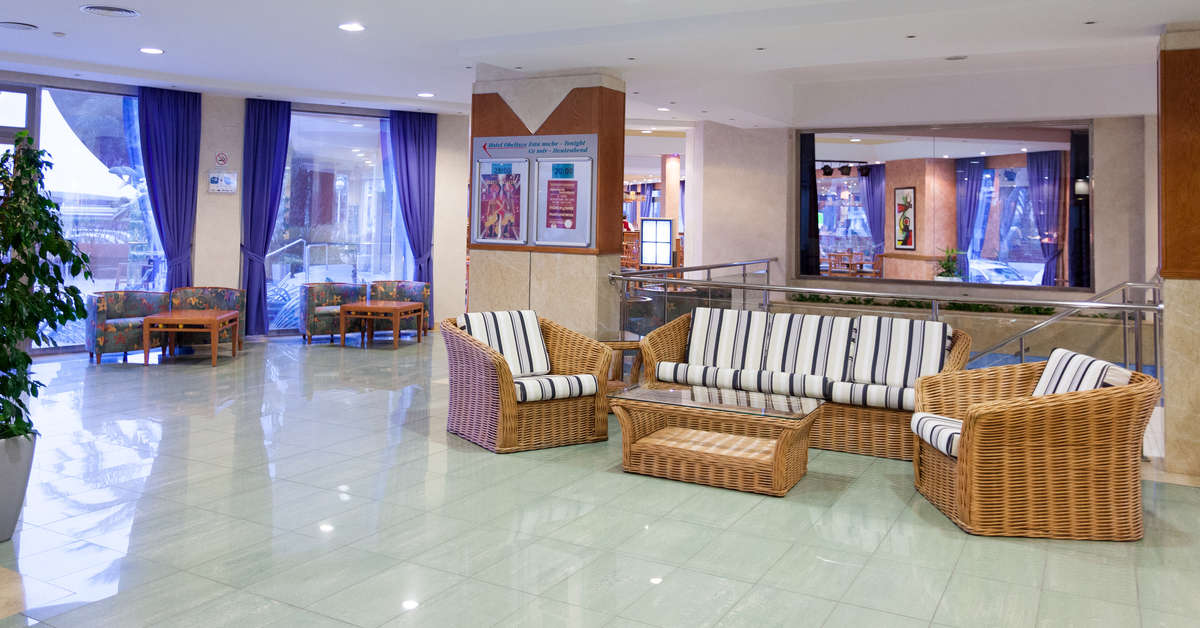 Een foto van het interieur van Hotel Obelisco