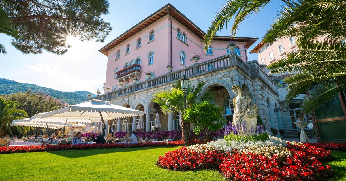 Een foto van de buitenkant van Amadria Park Hotel Milenij