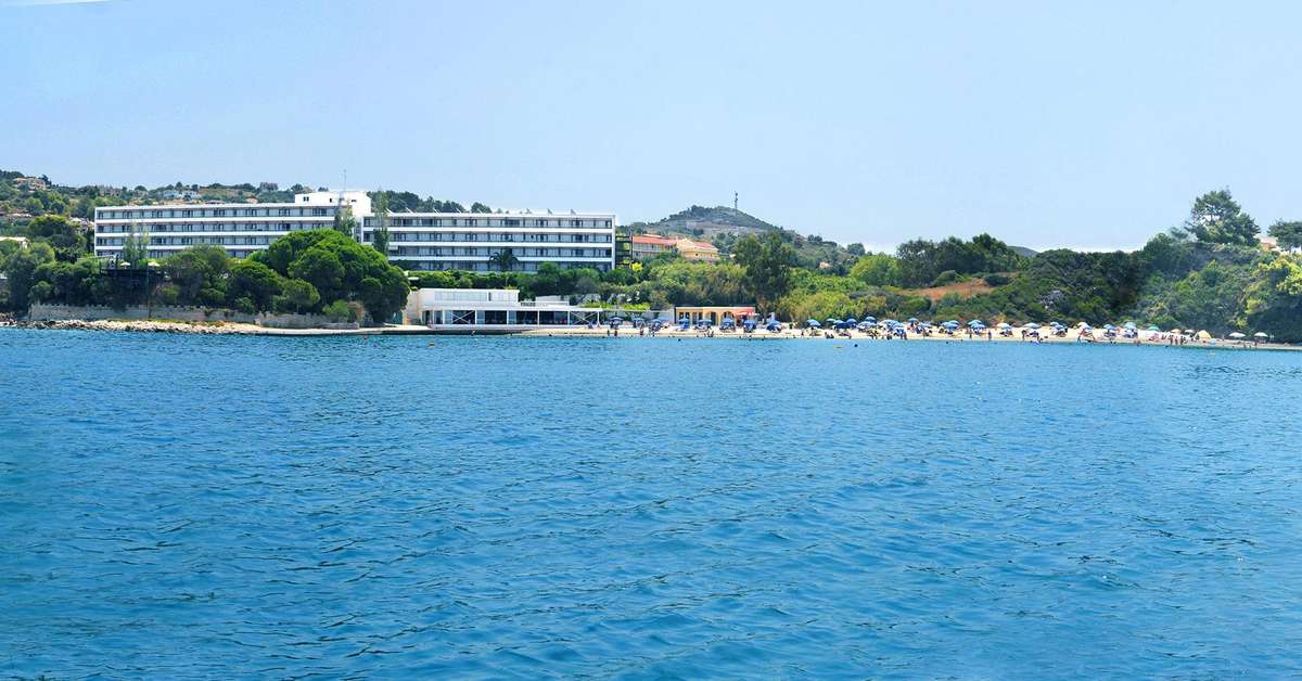Een foto van de buitenkant van Mediterranee Hotel